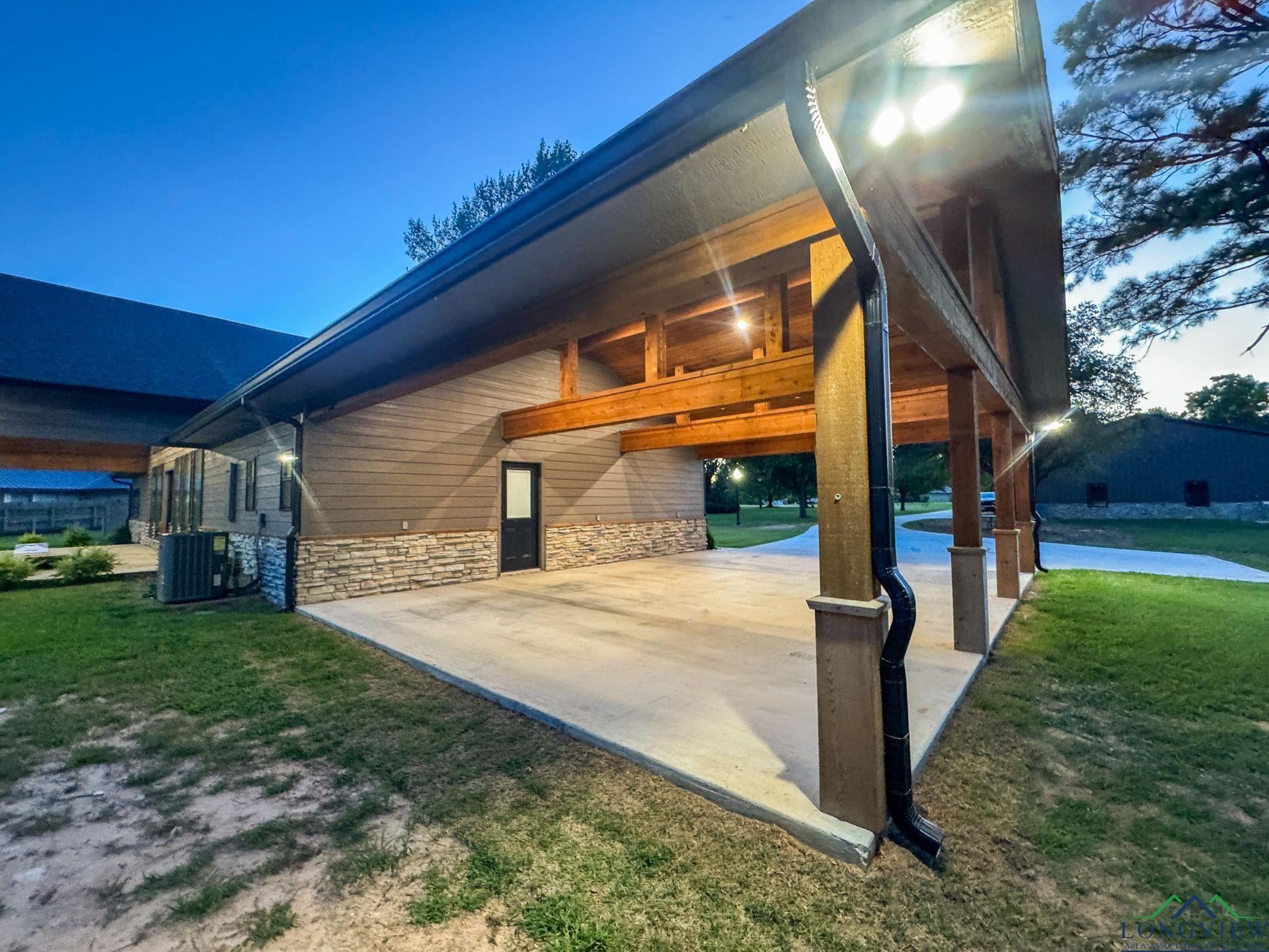 Pittsburg, Texas, 75686, United States, 3 Bedrooms Bedrooms, ,2 BathroomsBathrooms,Residential,For Sale,1979054