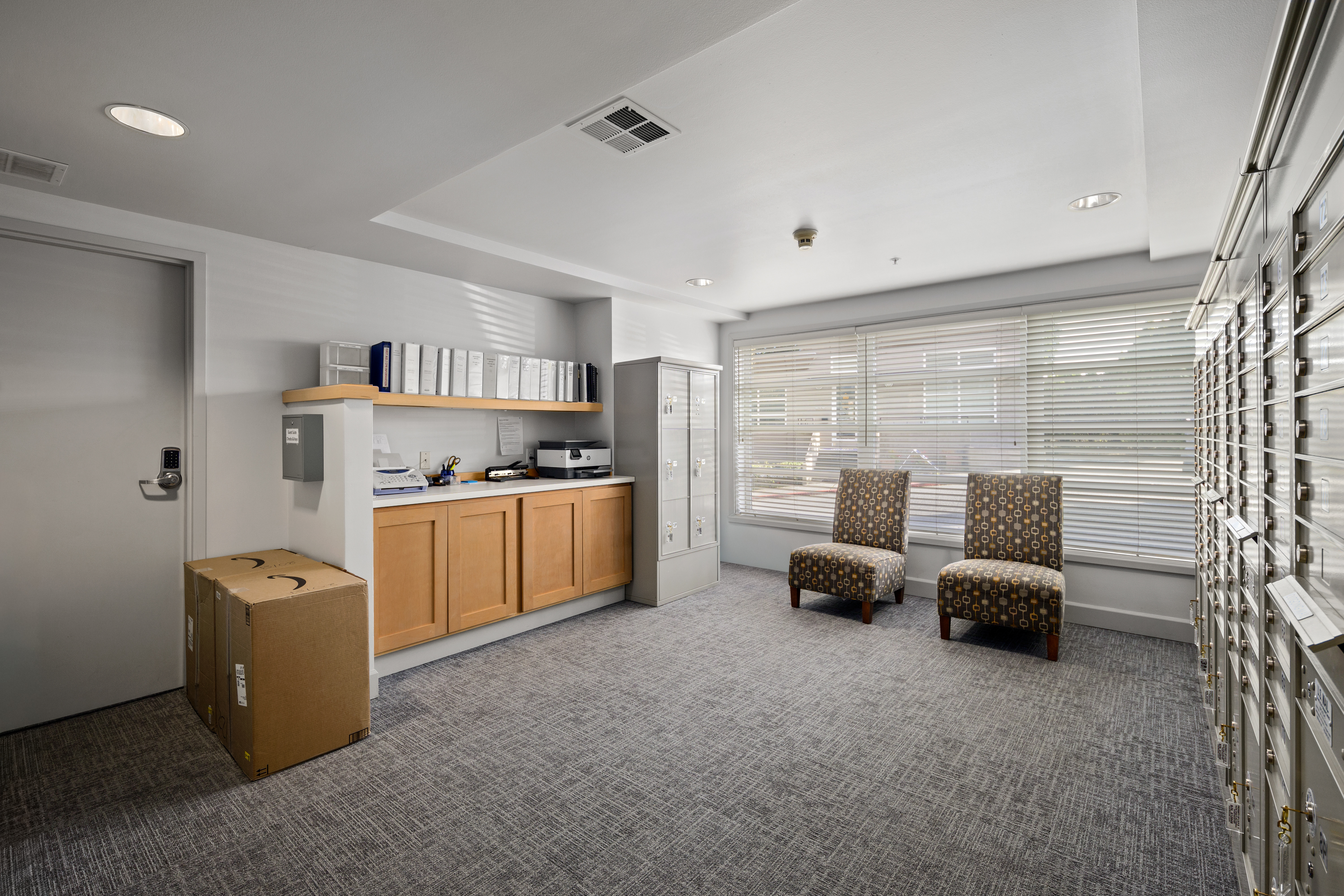  225 4th Avenue, Kirkland, WA 98033 - 物件實景