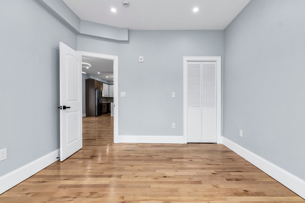 Chelsea, Massachusetts, 02150, United States, 3 Bedrooms Bedrooms, ,2 BathroomsBathrooms,Residential,For Sale,1987382