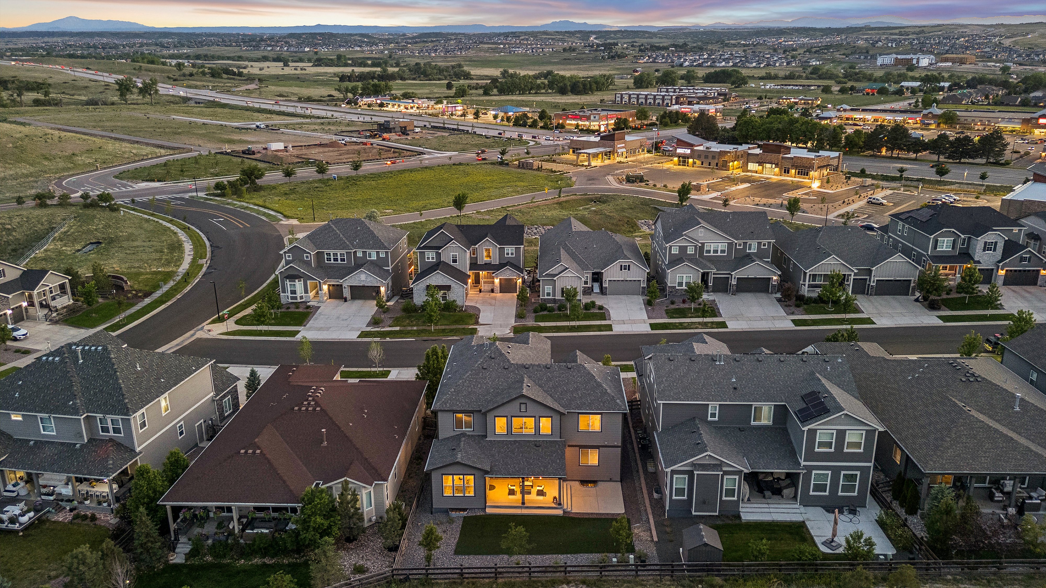  Welcome to this stunning Dillon II floor plan by Richmond Homes - 物件實景