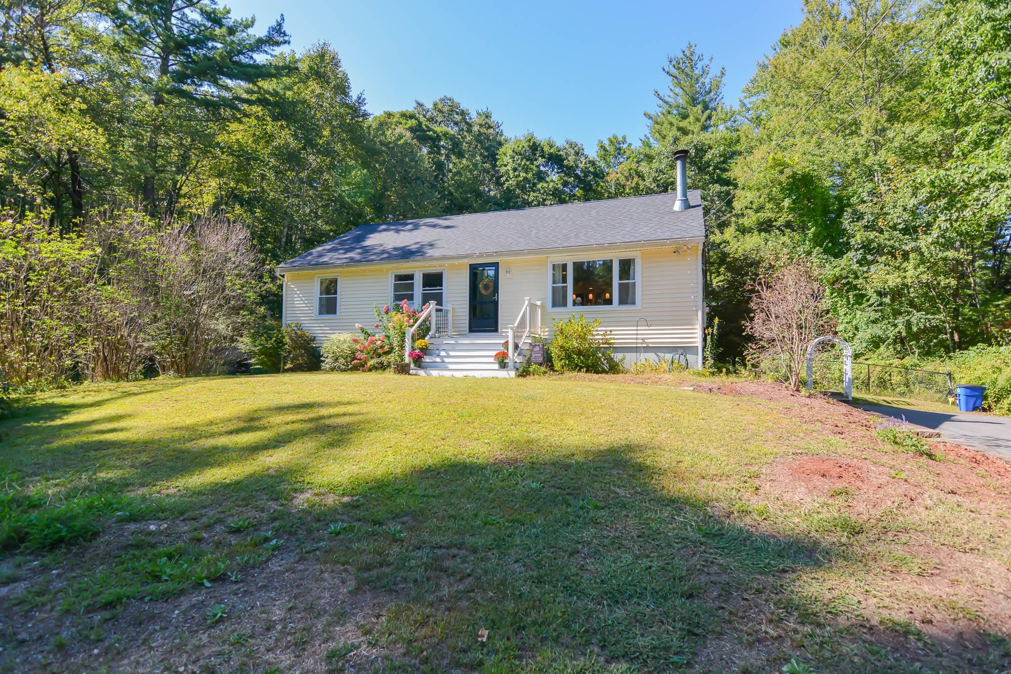 Litchfield, New Hampshire, 03054, United States, 3 Bedrooms Bedrooms, ,1 BathroomBathrooms,Residential,For Sale,1948760