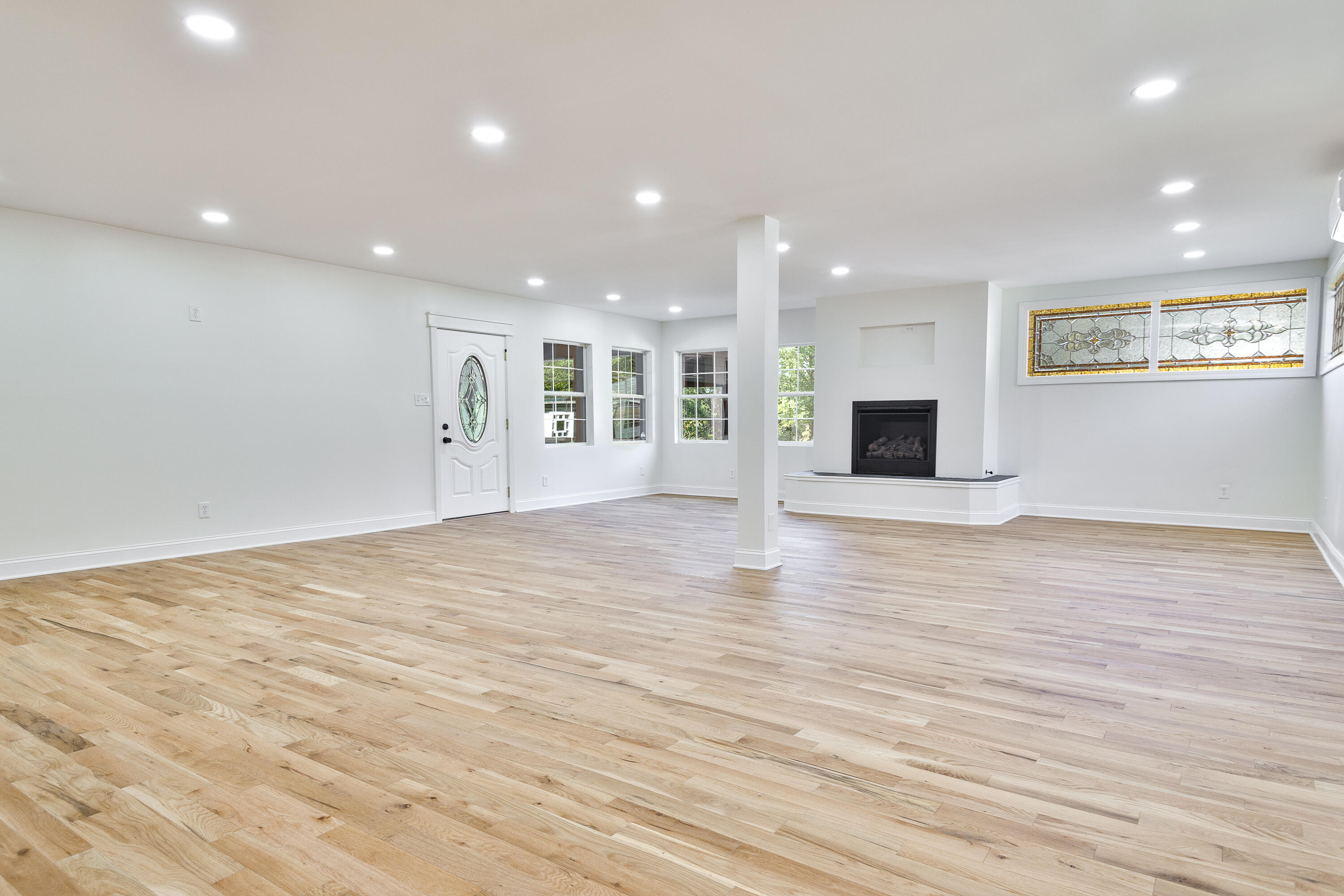 Crown Point, Indiana, 46307, United States, 3 Bedrooms Bedrooms, ,4 BathroomsBathrooms,Residential,For Sale,1989719