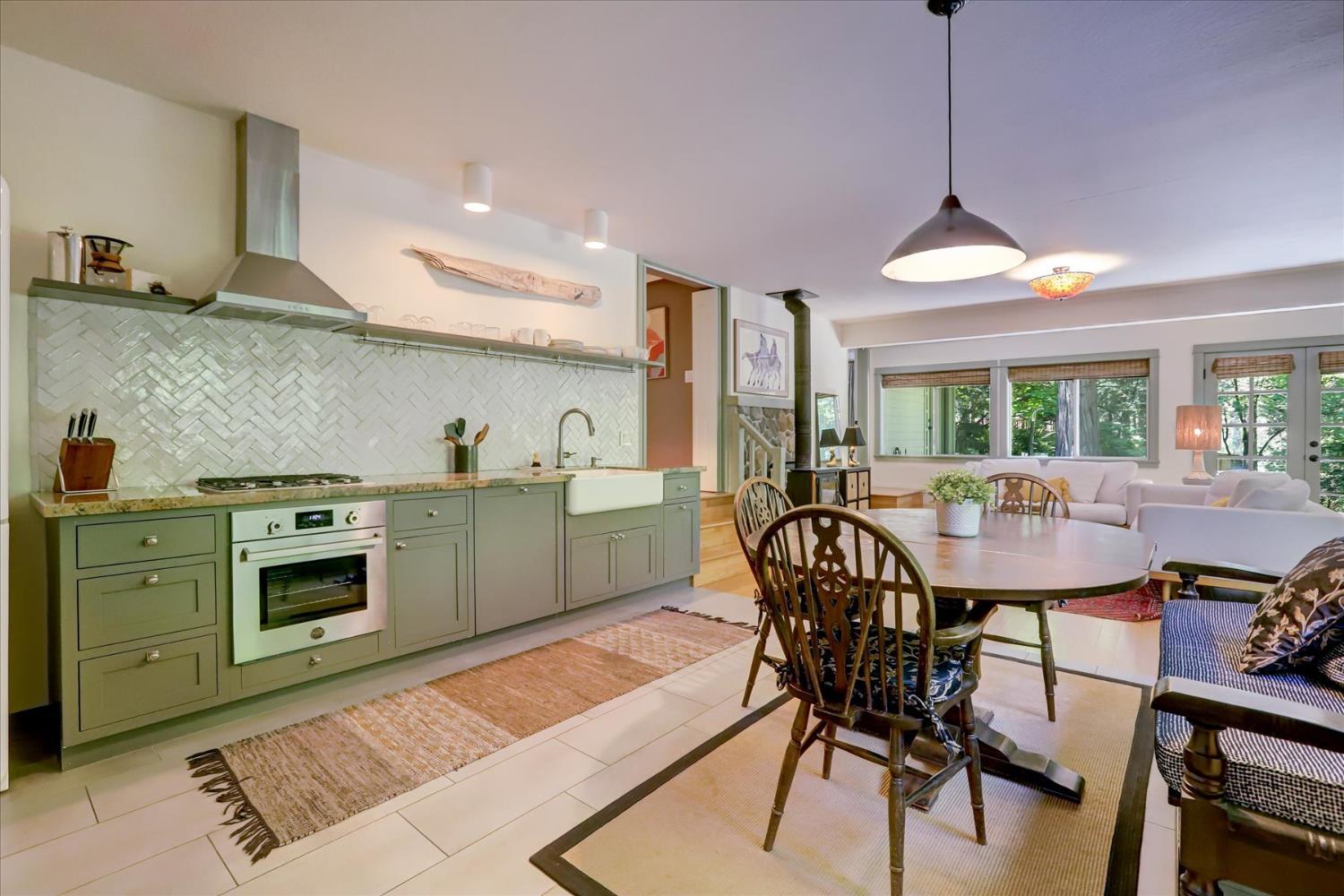 Nevada City, California, 95959, United States, 2 Bedrooms Bedrooms, ,2 BathroomsBathrooms,Residential,For Sale,1984222