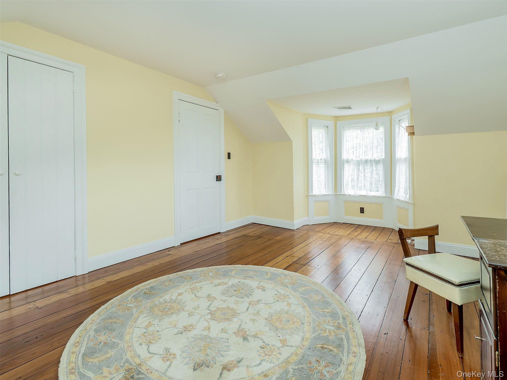 130 Mott Avenue, Roslyn, NY, 11576 - 物件實景