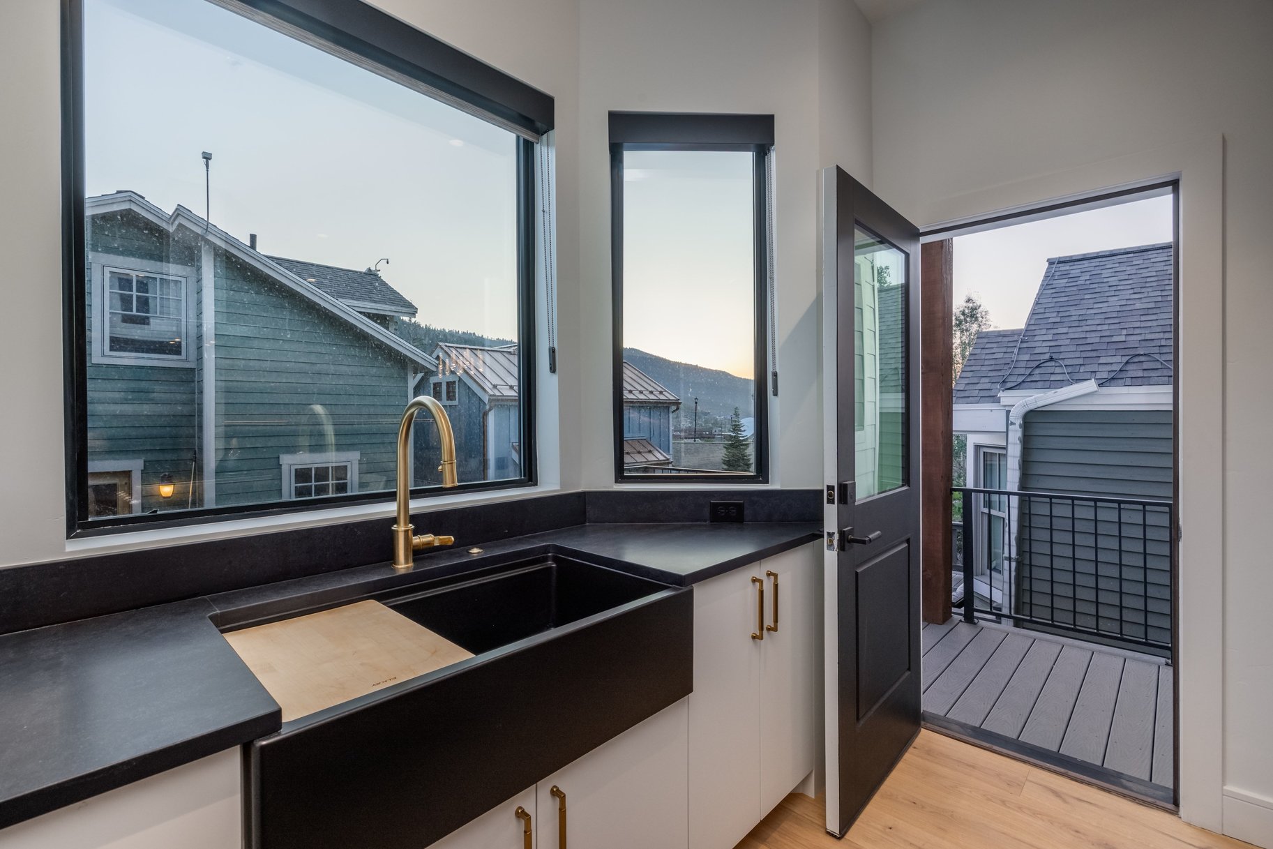  One-of-a-Kind Home in Old Town Steps to Main Street - 物件實景