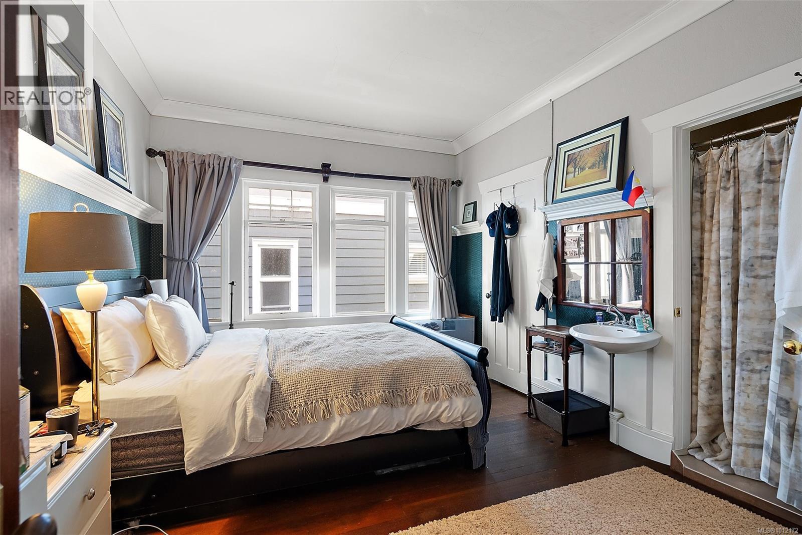 SIDNEY, British Columbia, V8L 2W2, CA, 5 Bedrooms Bedrooms, ,5 BathroomsBathrooms,Residential,For Sale,1949538