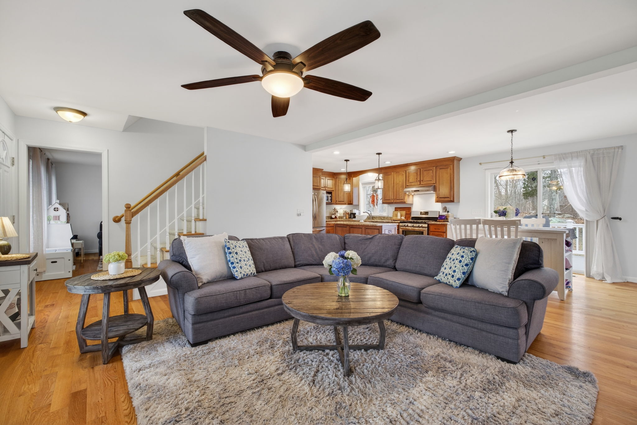  Stylish Cape  Home Offers a Charming Open Concept - 物件實景