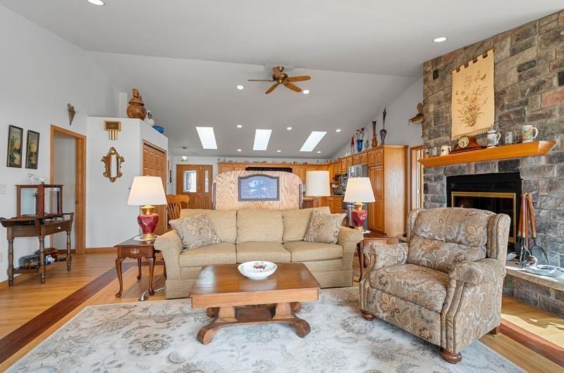 SHAWANO, Wisconsin, 54166, United States, 3 Bedrooms Bedrooms, ,2 BathroomsBathrooms,Residential,For Sale,1792978