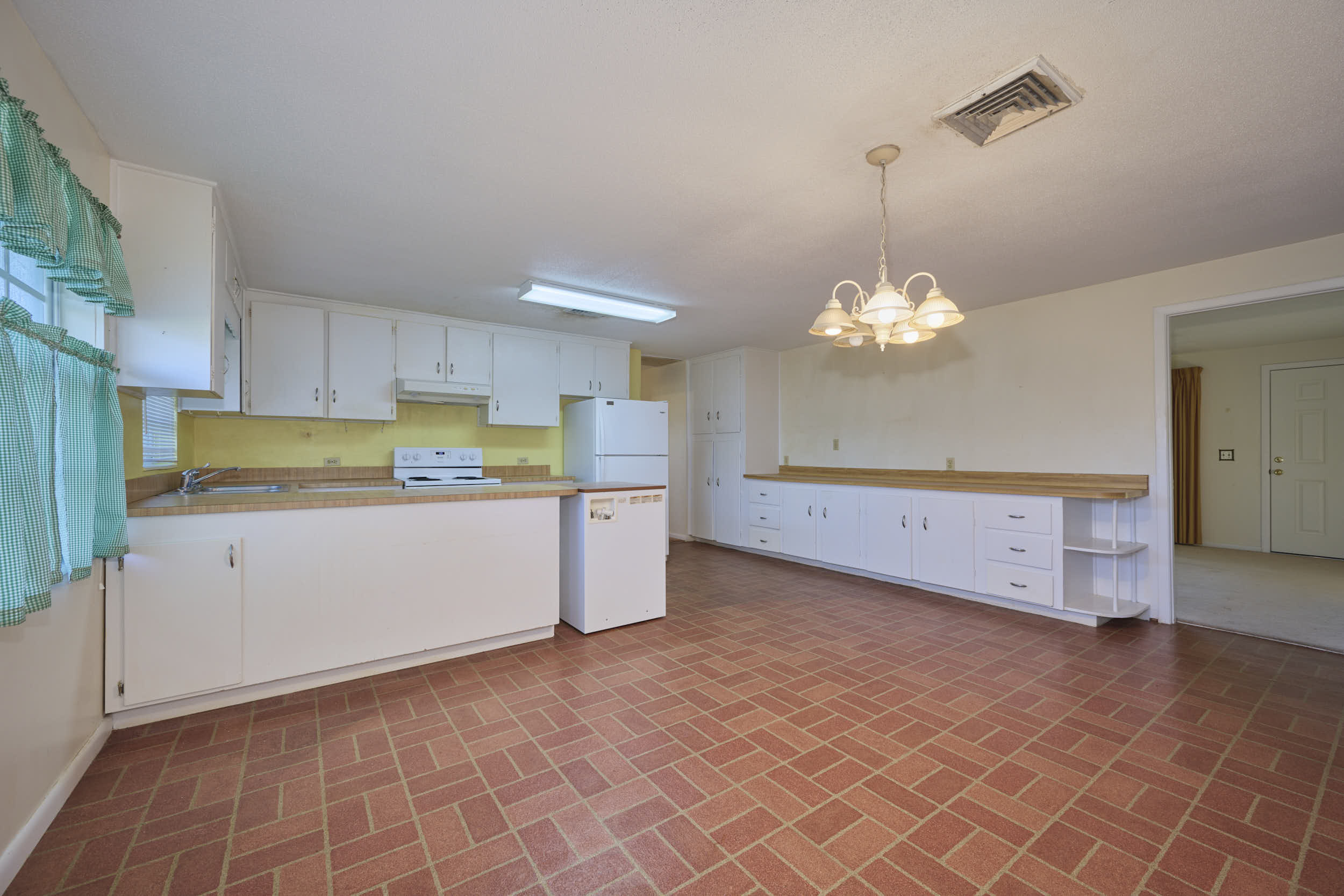 BARTOW, Florida, 33830, United States, 3 Bedrooms Bedrooms, ,2 BathroomsBathrooms,Residential,For Sale,1915491