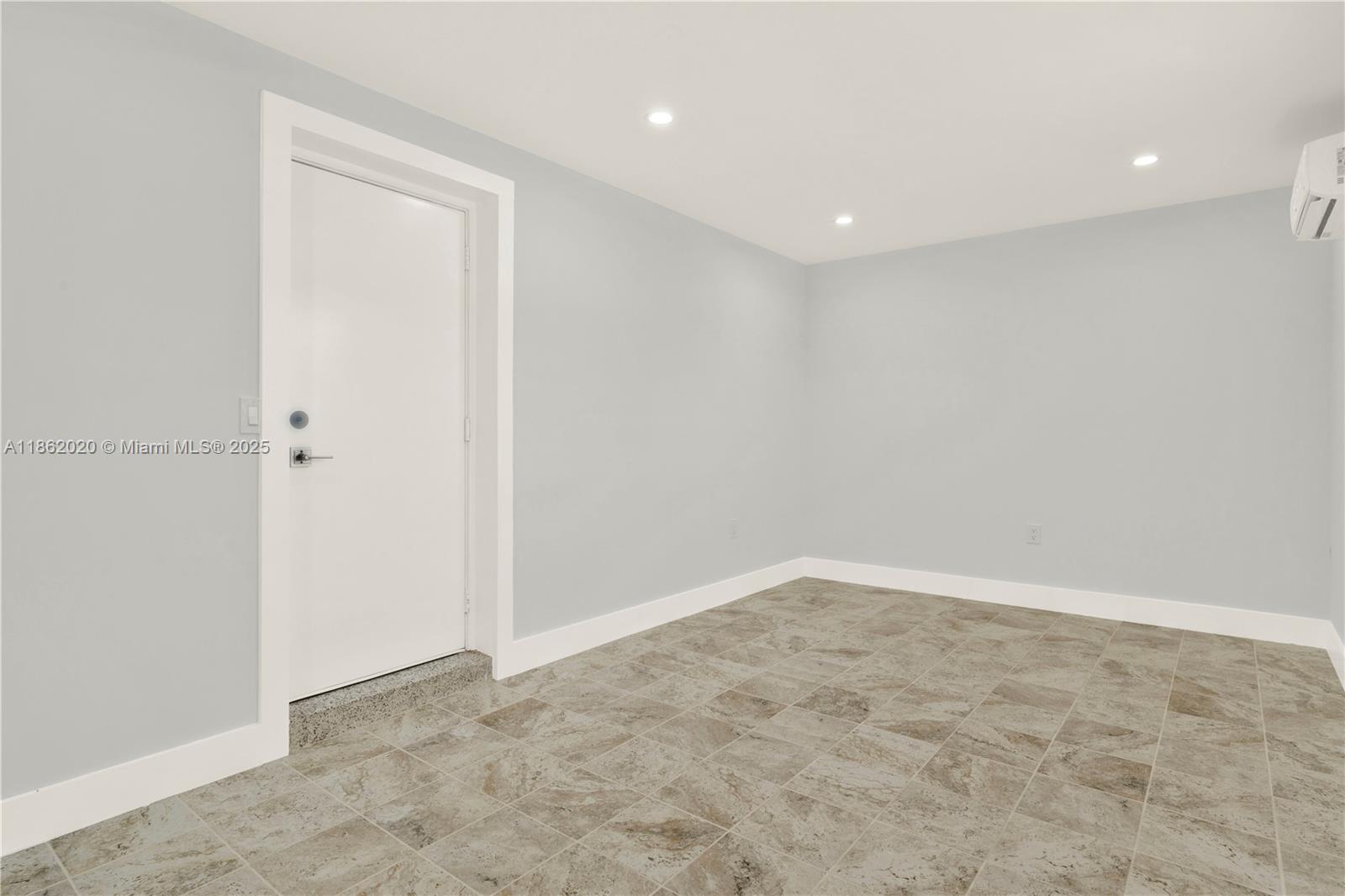 Miami, Florida, 33157, United States, 2 Bedrooms Bedrooms, ,1 BathroomBathrooms,Residential,For Sale,1932105