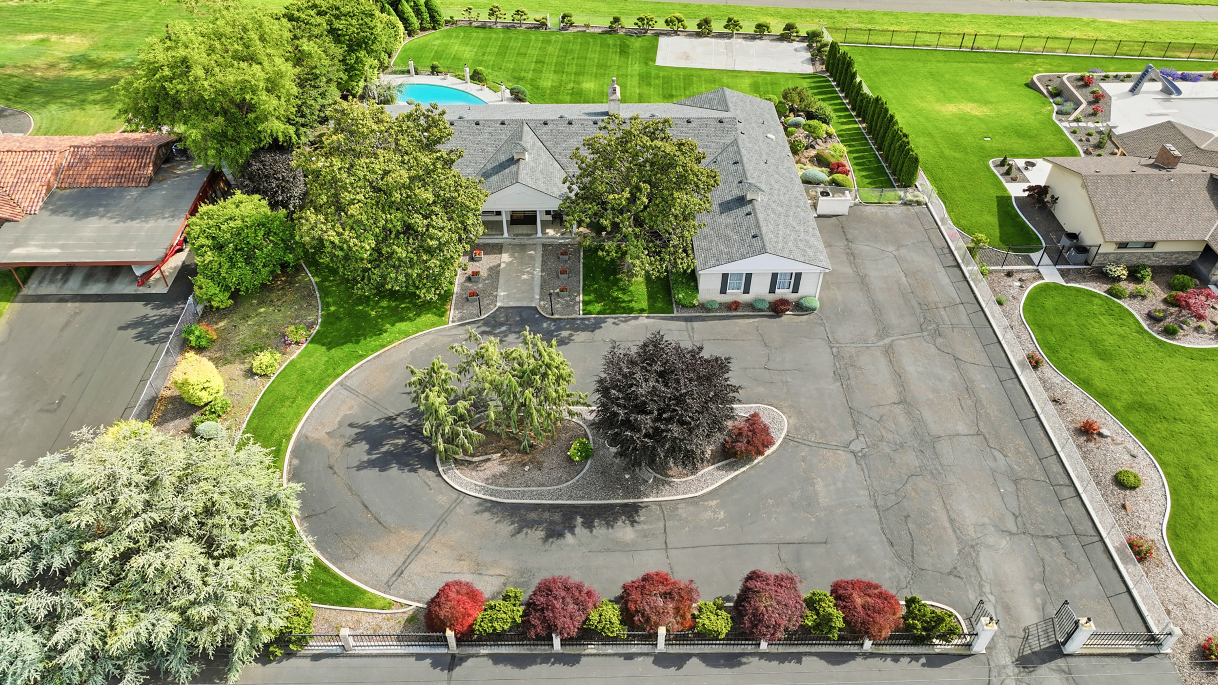 Prime Columbia River Frontage, Pool, large lot - 物件實景