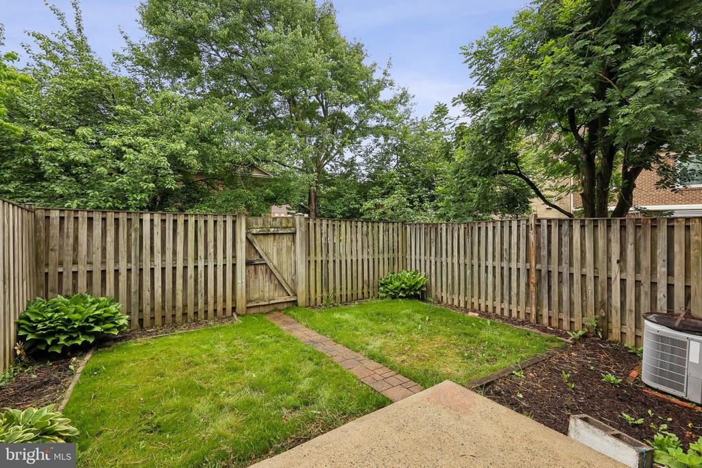 Springfield, Virginia, 22153, United States, 4 Bedrooms Bedrooms, ,4 BathroomsBathrooms,Residential,For Sale,2049450