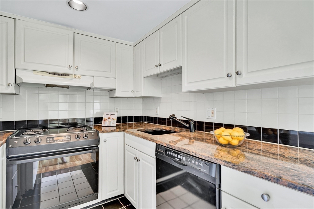 Watertown, Massachusetts, 02472, United States, 2 Bedrooms Bedrooms, ,1 BathroomBathrooms,Residential,For Sale,1865880