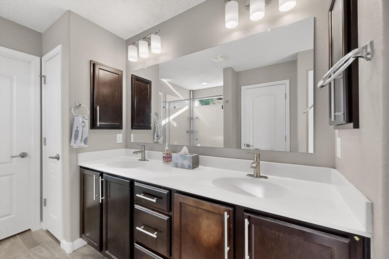 Rio Rancho, New Mexico, 87124, United States, 5 Bedrooms Bedrooms, ,3 BathroomsBathrooms,Residential,For Sale,1991836