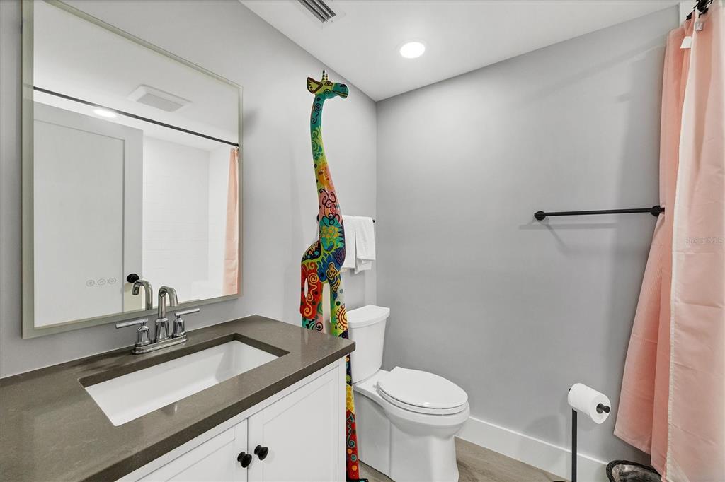 Sarasota, Florida, 34236, United States, 2 Bedrooms Bedrooms, ,2 BathroomsBathrooms,Residential,For Sale,1960747