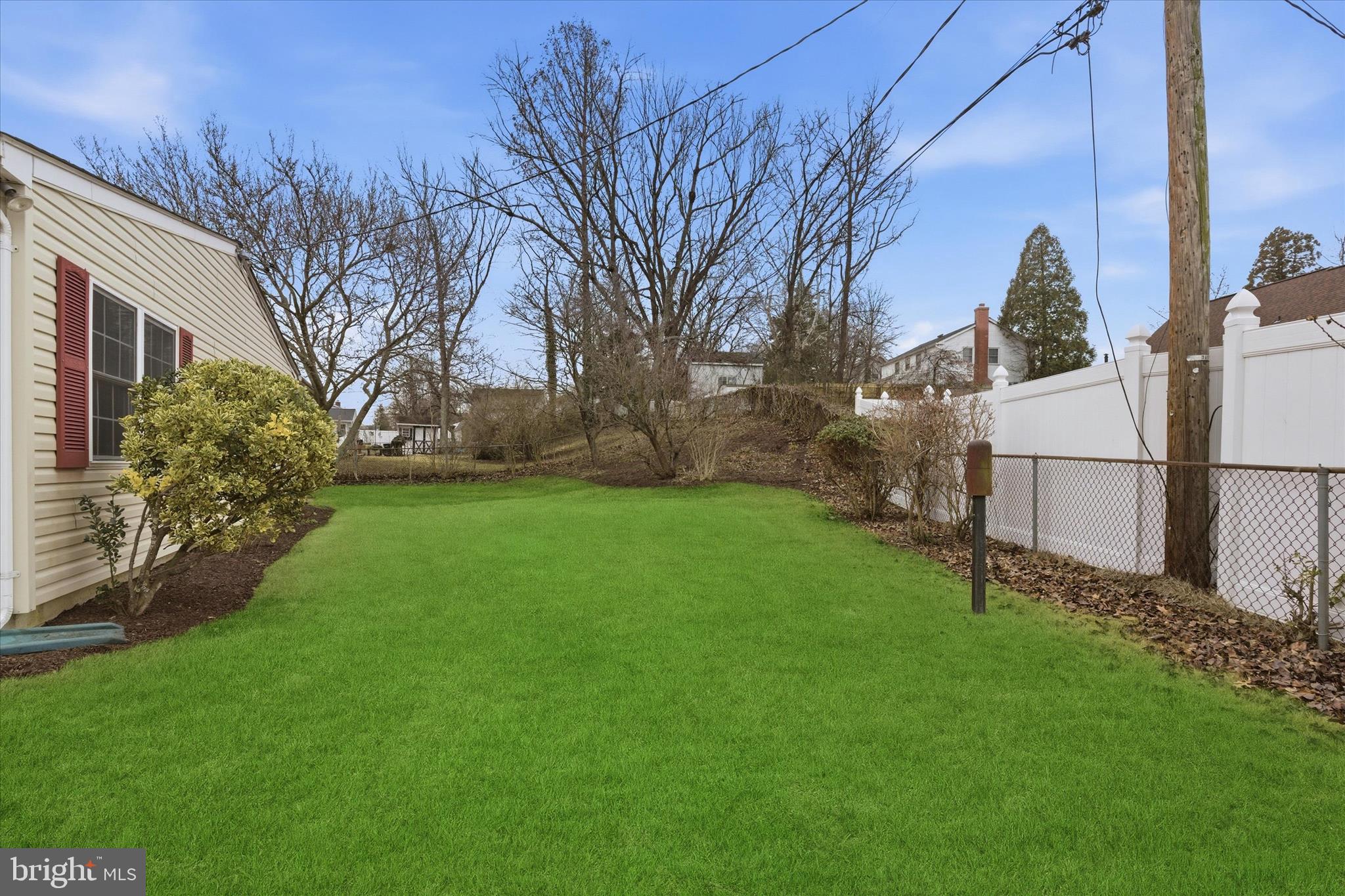 Bowie, Maryland, 20715, United States, 5 Bedrooms Bedrooms, ,3 BathroomsBathrooms,Residential,For Sale,2009655