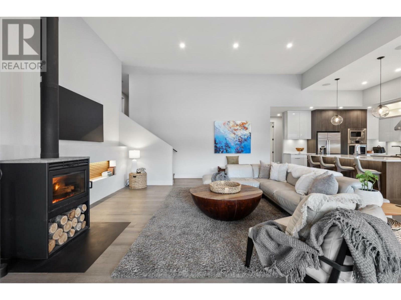 KELOWNA, British Columbia, V4V 1N4, CA, 4 Bedrooms Bedrooms, ,3 BathroomsBathrooms,Residential,For Sale,1859921