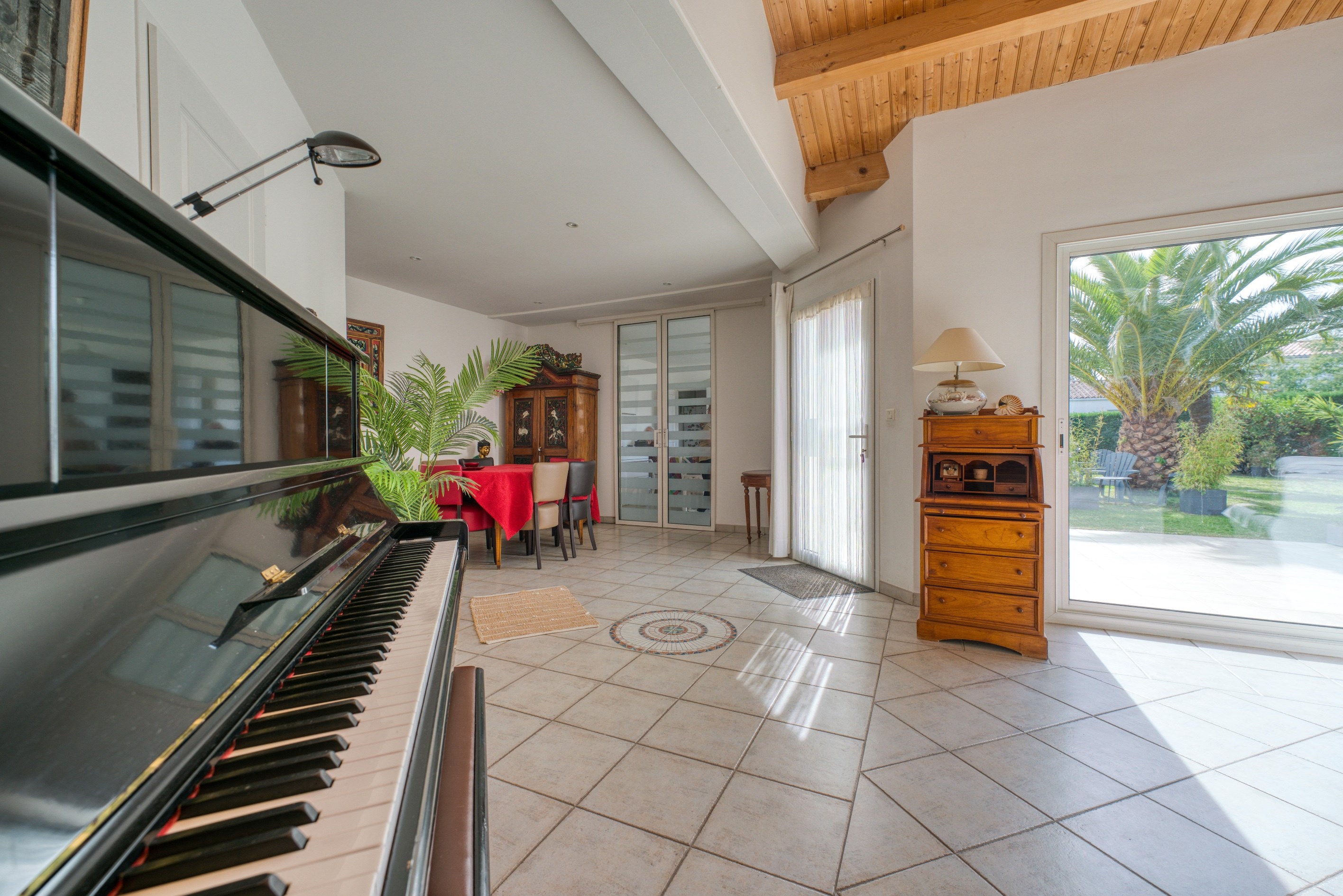  4 BEDROOM HOUSE IN THE HEART OF ST PIERRE D