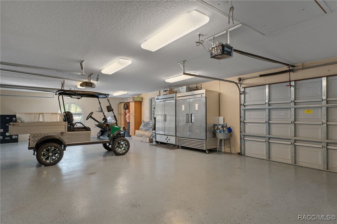 Crystal River, Florida, 34428, United States, 4 Bedrooms Bedrooms, ,4 BathroomsBathrooms,Residential,For Sale,1983688