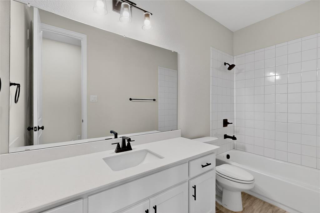 Mansfield, Texas, 76063, United States, 4 Bedrooms Bedrooms, ,4 BathroomsBathrooms,Residential,For Sale,1937764