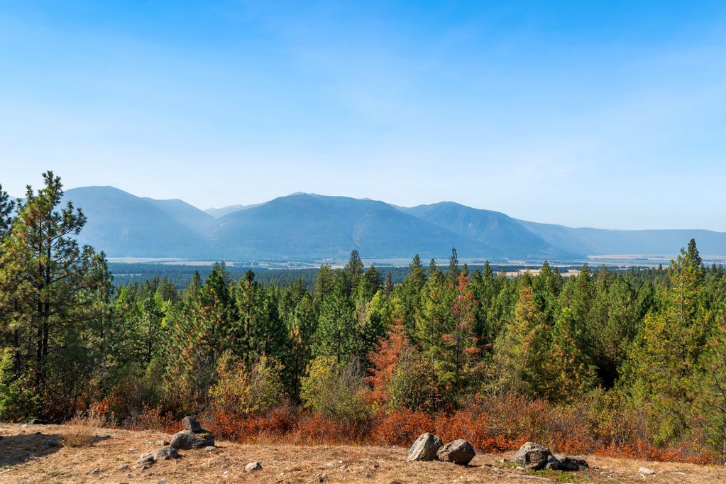 Bonners Ferry, Idaho, 83805, United States, 3 Bedrooms Bedrooms, ,4 BathroomsBathrooms,Residential,For Sale,1984473