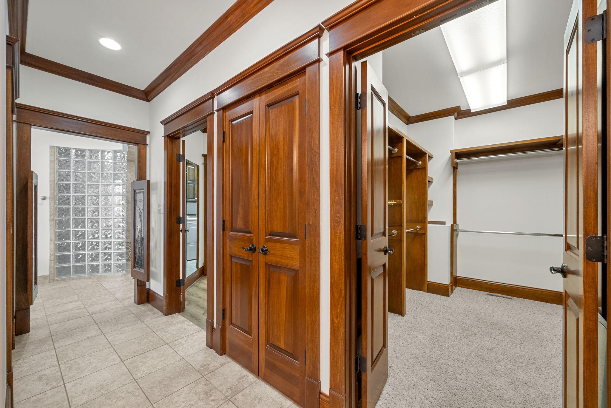 Clarksville, Tennessee, 37040, United States, 4 Bedrooms Bedrooms, ,4 BathroomsBathrooms,Residential,For Sale,1981354