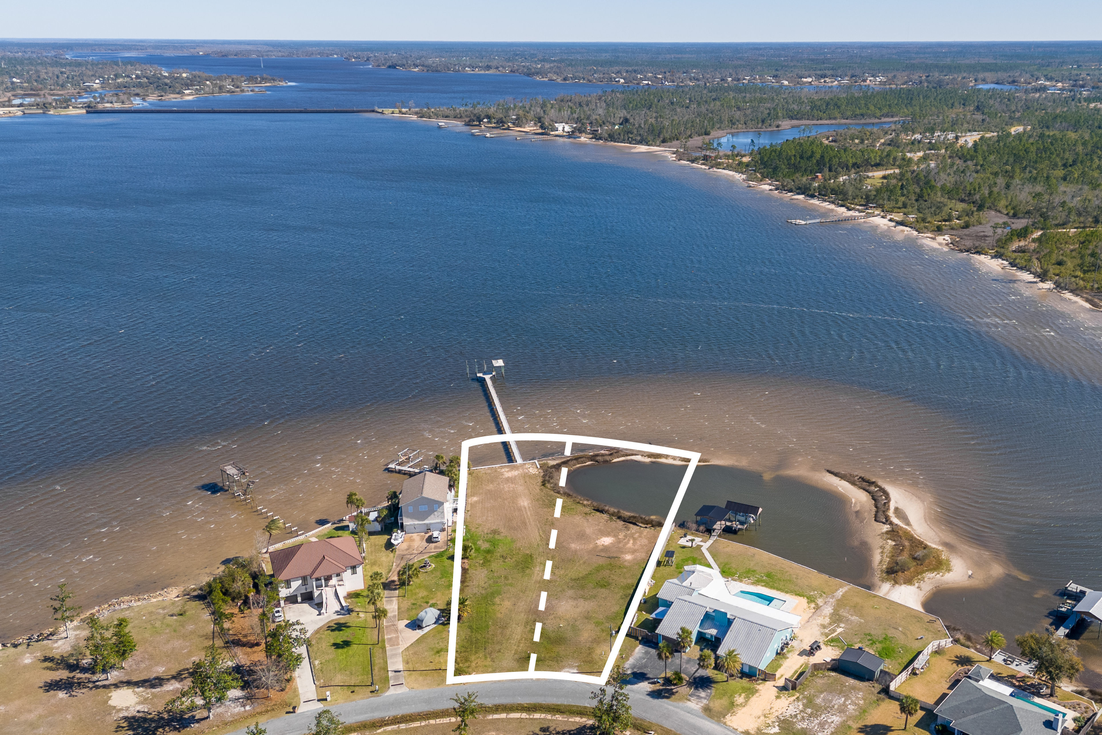  Expansive Bayfront Estate Lot With Private Island Cove - 物件實景