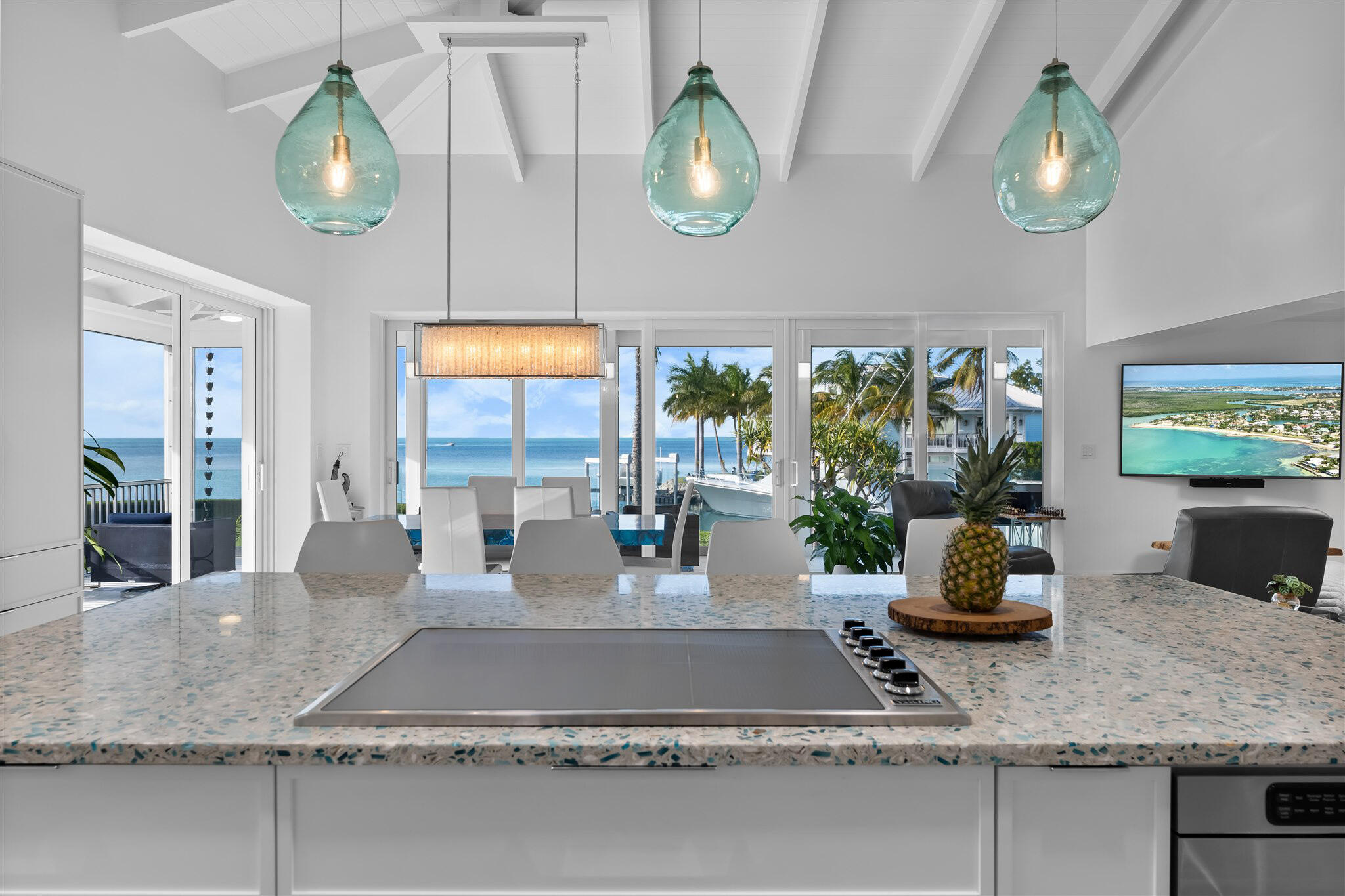 165 Bayview Drive, ISLAMORADA, Florida, 33036, United States, 6 Bedrooms Bedrooms, ,4 BathroomsBathrooms,Residential,For Sale,165 Bayview Drive,1676800