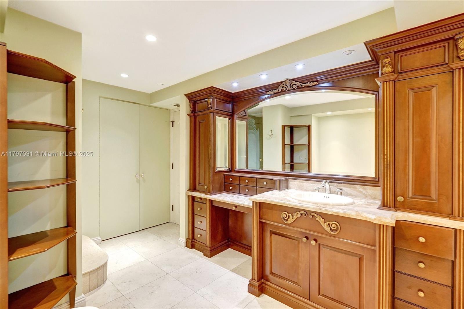 Aventura, Florida, 33180, United States, 4 Bedrooms Bedrooms, ,5 BathroomsBathrooms,Residential,For Sale,1796989