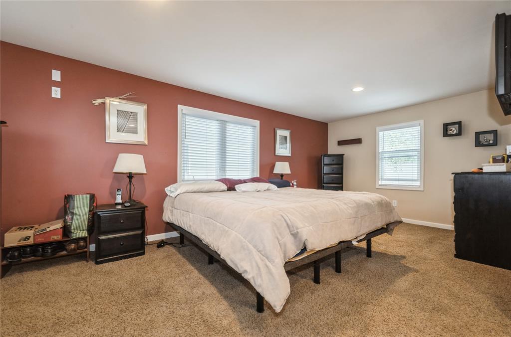 Hicksville, New York, 11801, United States, 4 Bedrooms Bedrooms, ,3 BathroomsBathrooms,Residential,For Sale,1835516