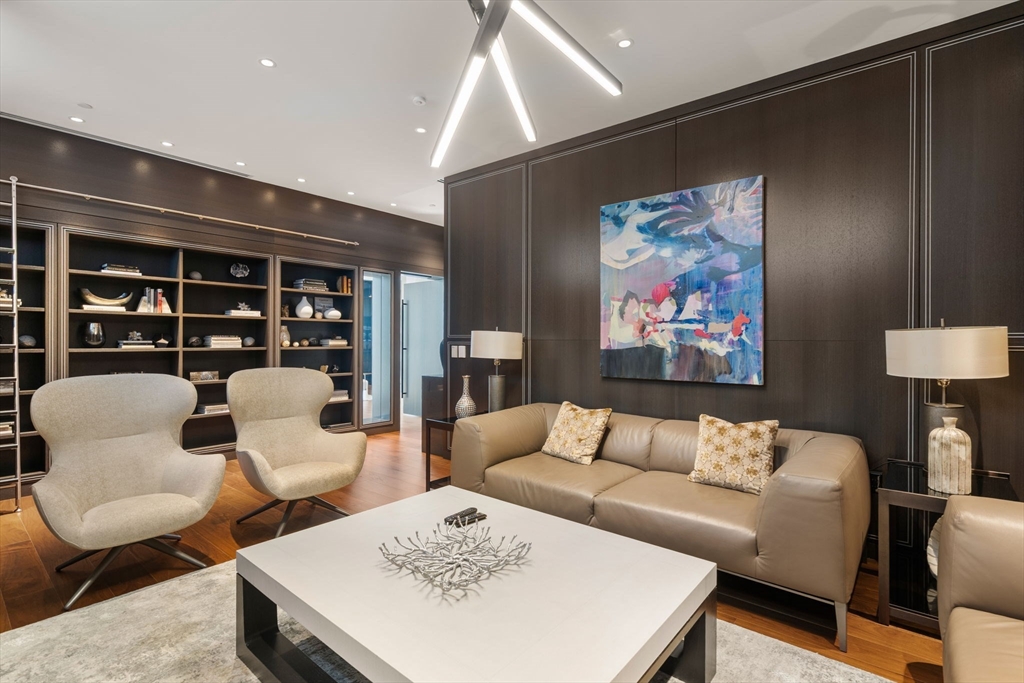 Boston, Massachusetts, 02215, United States, 1 Bedroom Bedrooms, ,1 BathroomBathrooms,Residential,For Sale,1938764