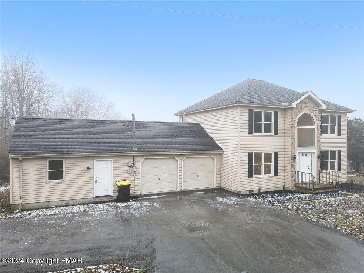 Stroudsburg, Pennsylvania, 18360, United States, 4 Bedrooms Bedrooms, ,3 BathroomsBathrooms,Residential,For Sale,1858259