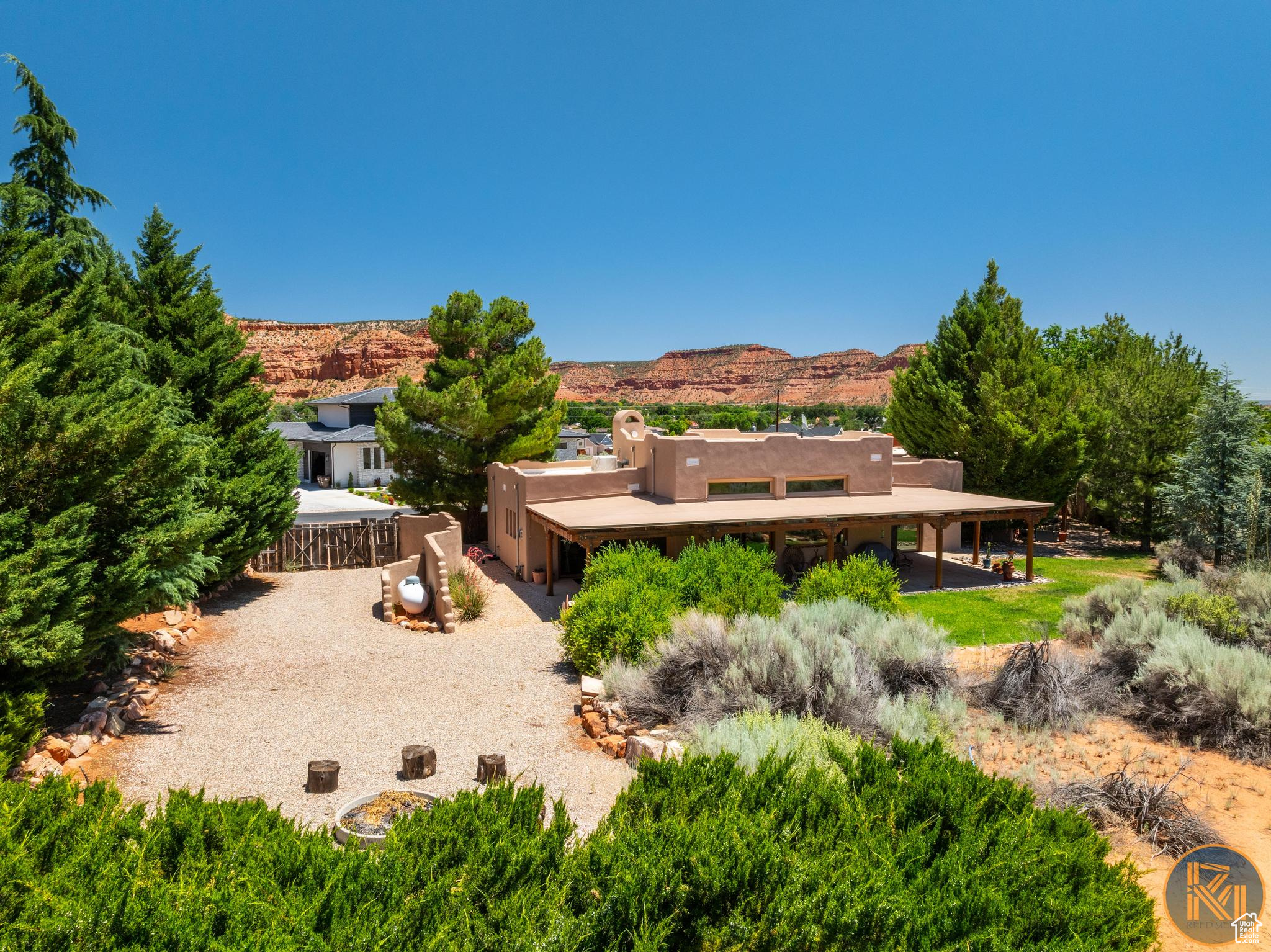 Kanab, Utah, 84741, United States, 2 Bedrooms Bedrooms, ,3 BathroomsBathrooms,Residential,For Sale,1903679