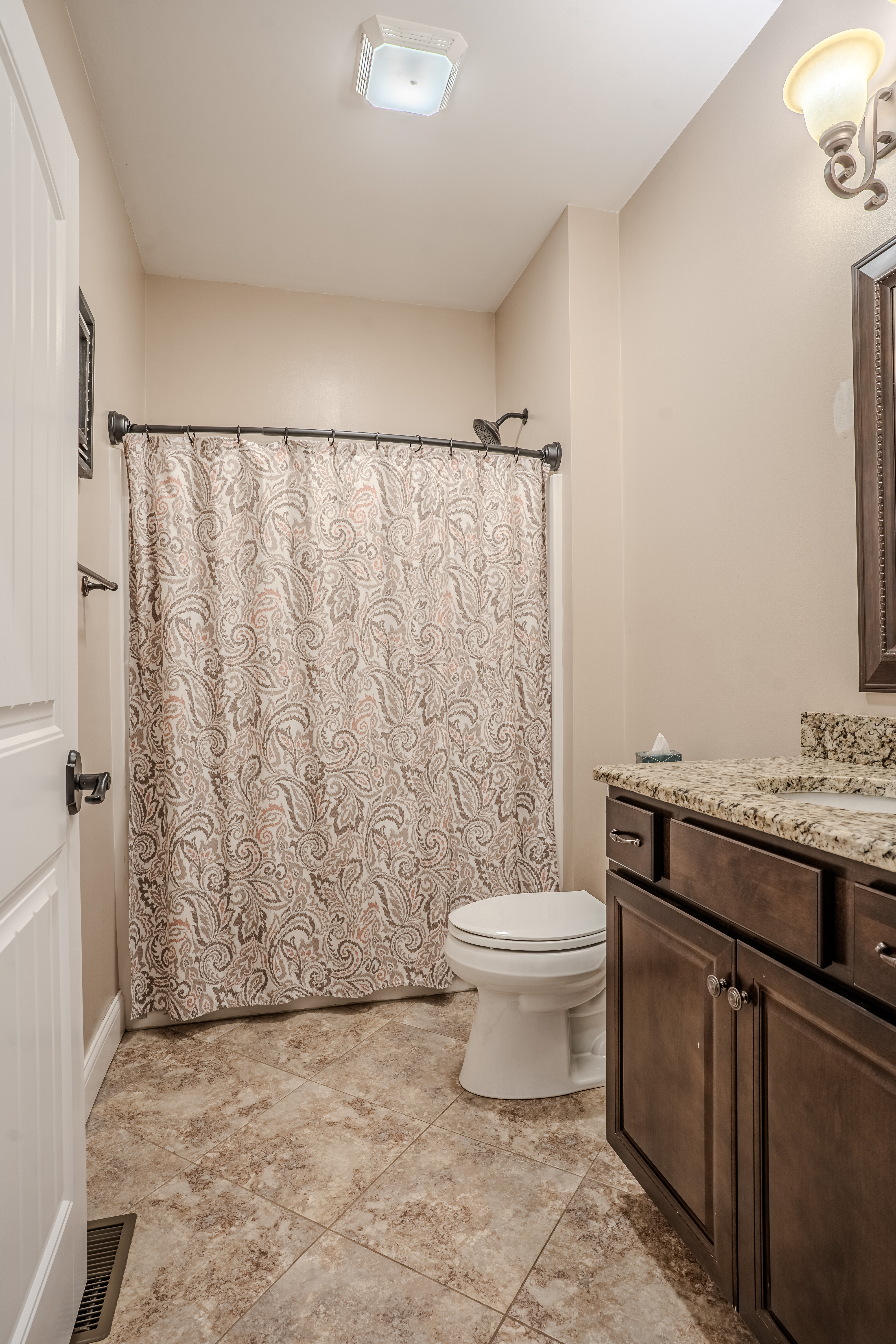 Frankfort, Kentucky, 40601, United States, 6 Bedrooms Bedrooms, ,3 BathroomsBathrooms,Residential,For Sale,2012095