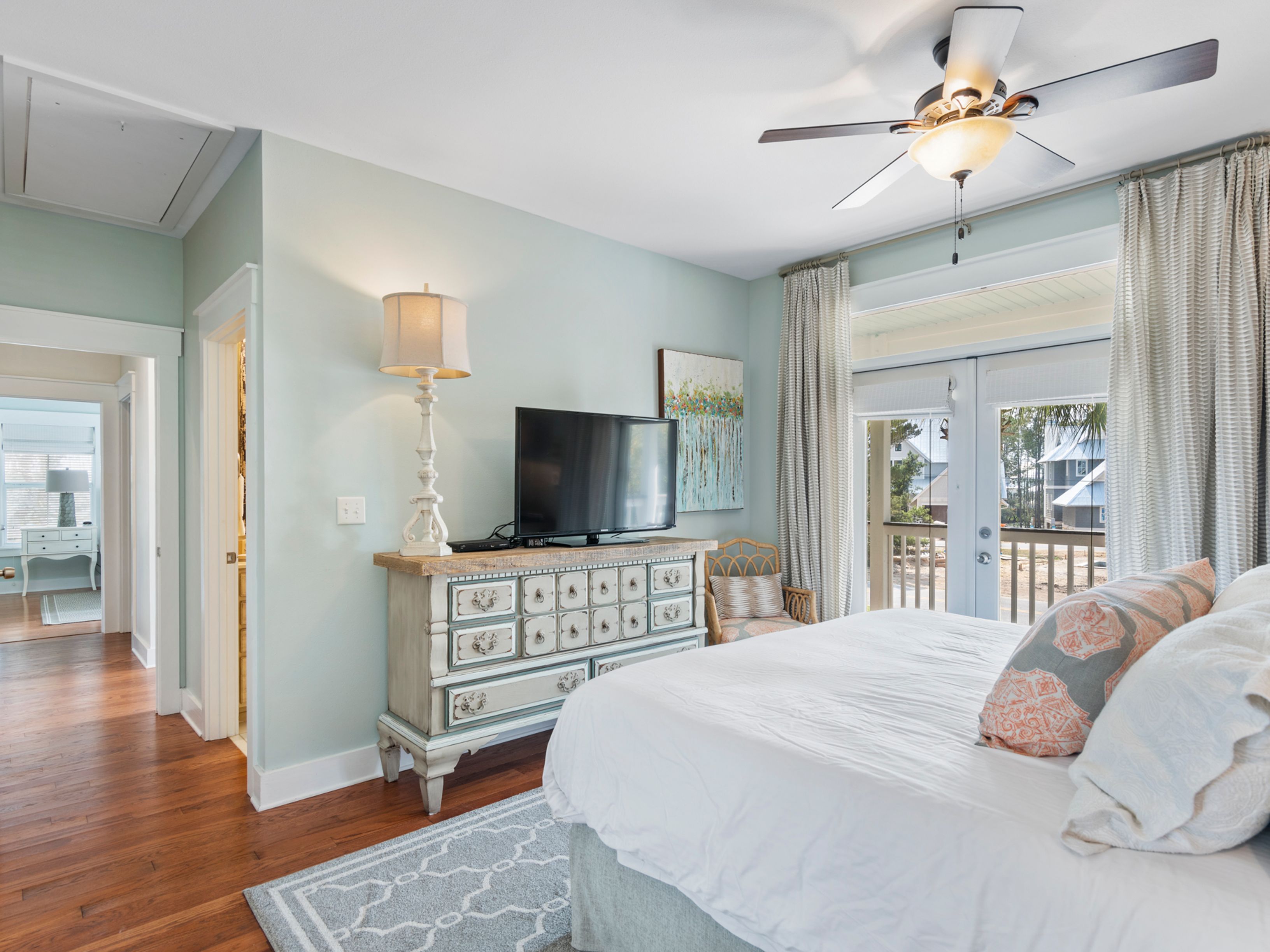  Lakefront Beach Retreat With Pool, Dock And Elevator - 物件實景