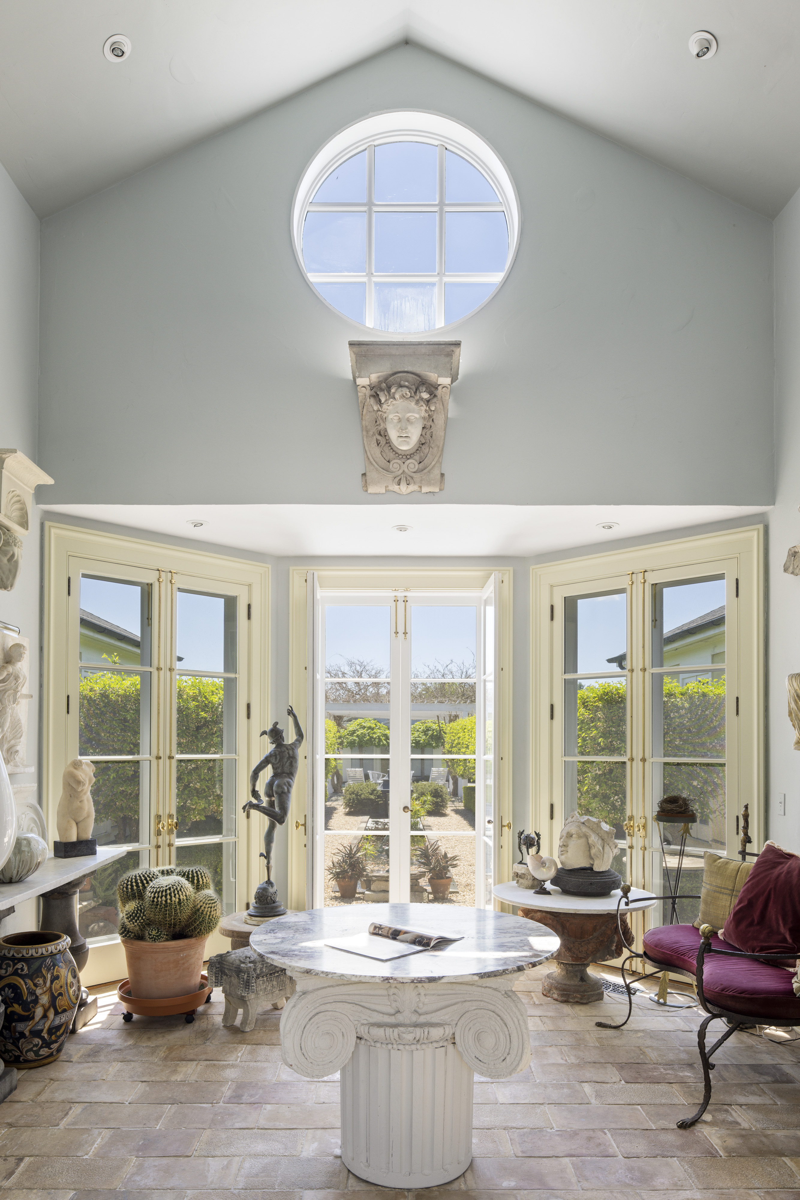  Exquisite Contemporary Neoclassical Villa on Seven Acres with Sweeping Rural Vie - 物件實景