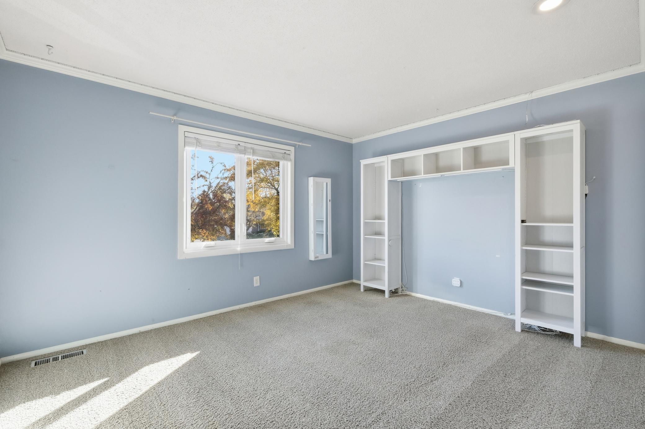 Woodbury, Minnesota, 55125, United States, 4 Bedrooms Bedrooms, ,2 BathroomsBathrooms,Residential,For Sale,1991775