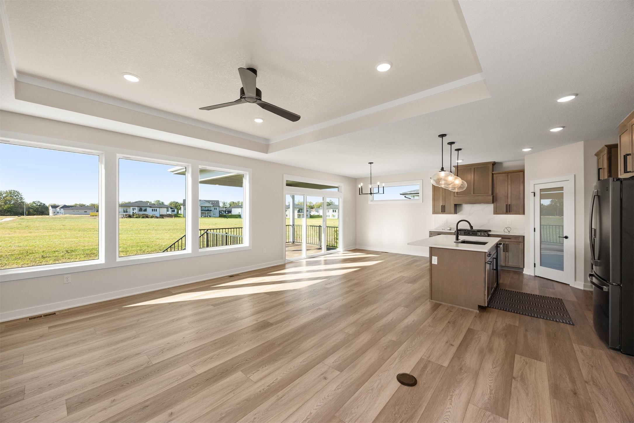 Urbandale, Iowa, 50323, United States, 4 Bedrooms Bedrooms, ,3 BathroomsBathrooms,Residential,For Sale,1975900