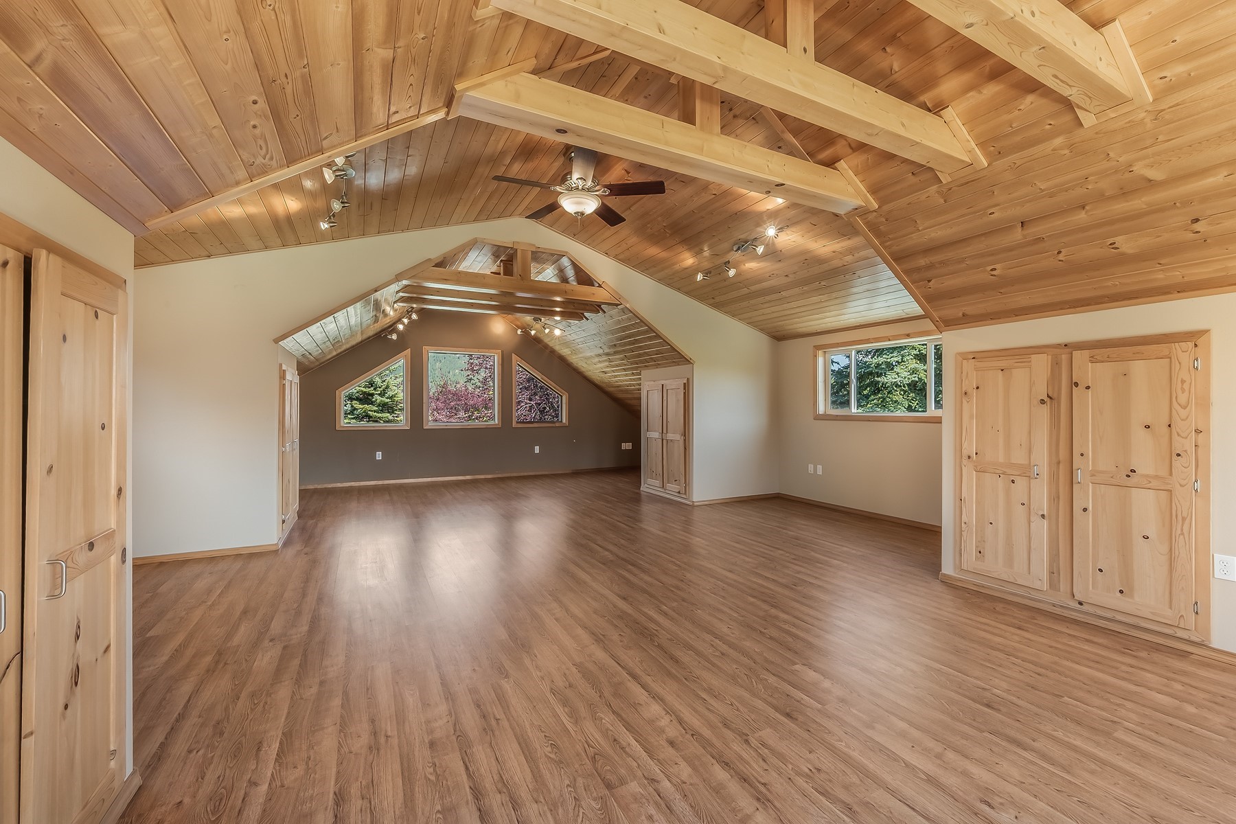  Artistic Log Home, Stunning Mountain Views - 物件實景