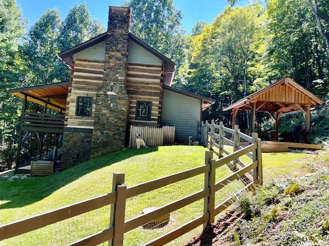 West Jefferson, North Carolina, 28694, United States, 2 Bedrooms Bedrooms, ,2 BathroomsBathrooms,Residential,For Sale,1986104