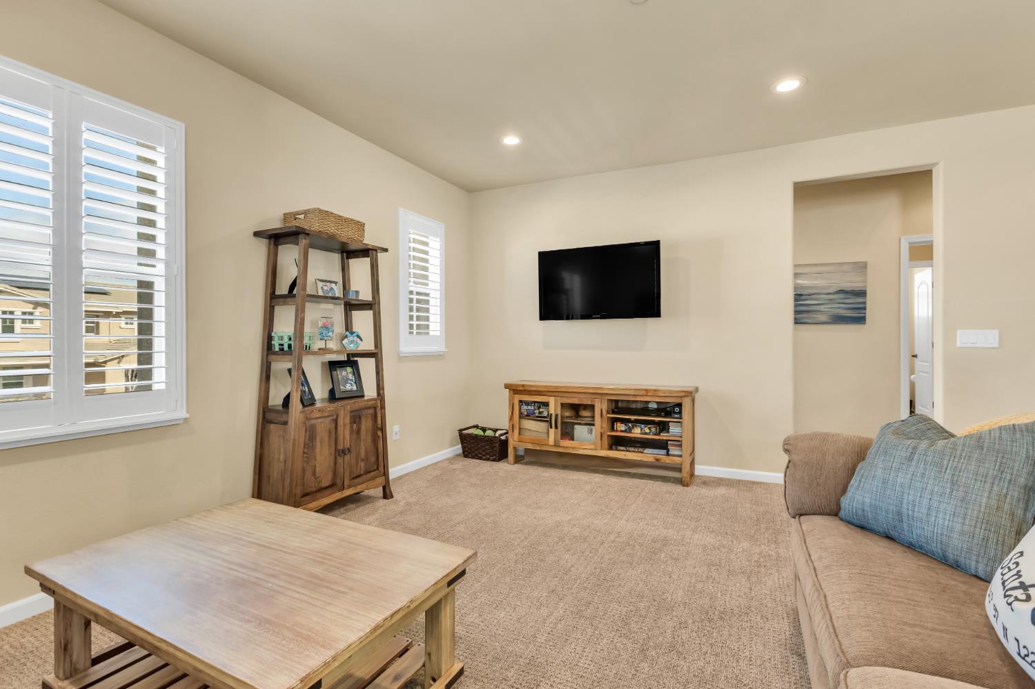 Rocklin, California, 95765, United States, 4 Bedrooms Bedrooms, ,3 BathroomsBathrooms,Residential,For Sale,1914175