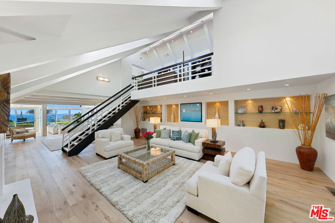 Malibu, California, 90265, United States, 3 Bedrooms Bedrooms, ,4 BathroomsBathrooms,Residential,For Sale,1807694