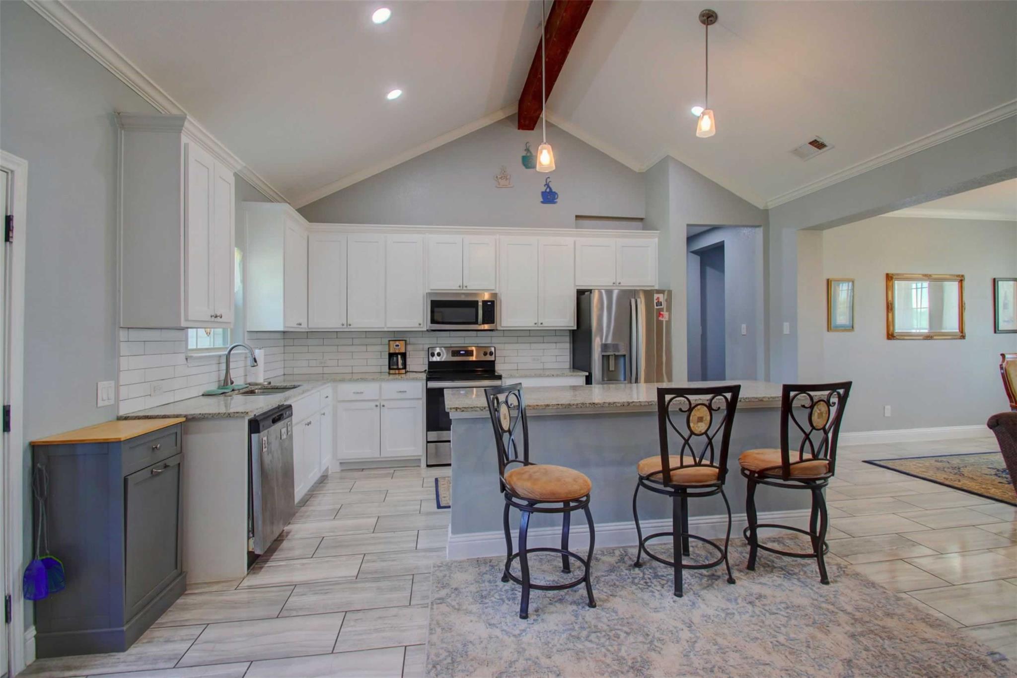 Springtown, Texas, 76082, United States, 4 Bedrooms Bedrooms, ,3 BathroomsBathrooms,Residential,For Sale,1920797