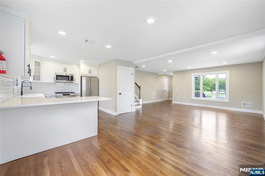 Dumont, New Jersey, 07628, United States, 4 Bedrooms Bedrooms, ,3 BathroomsBathrooms,Residential,For Sale,1906852