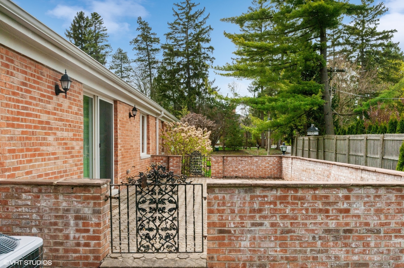 Lake Forest, Illinois, 60045, United States, 3 Bedrooms Bedrooms, ,5 BathroomsBathrooms,Residential,For Sale,1794834