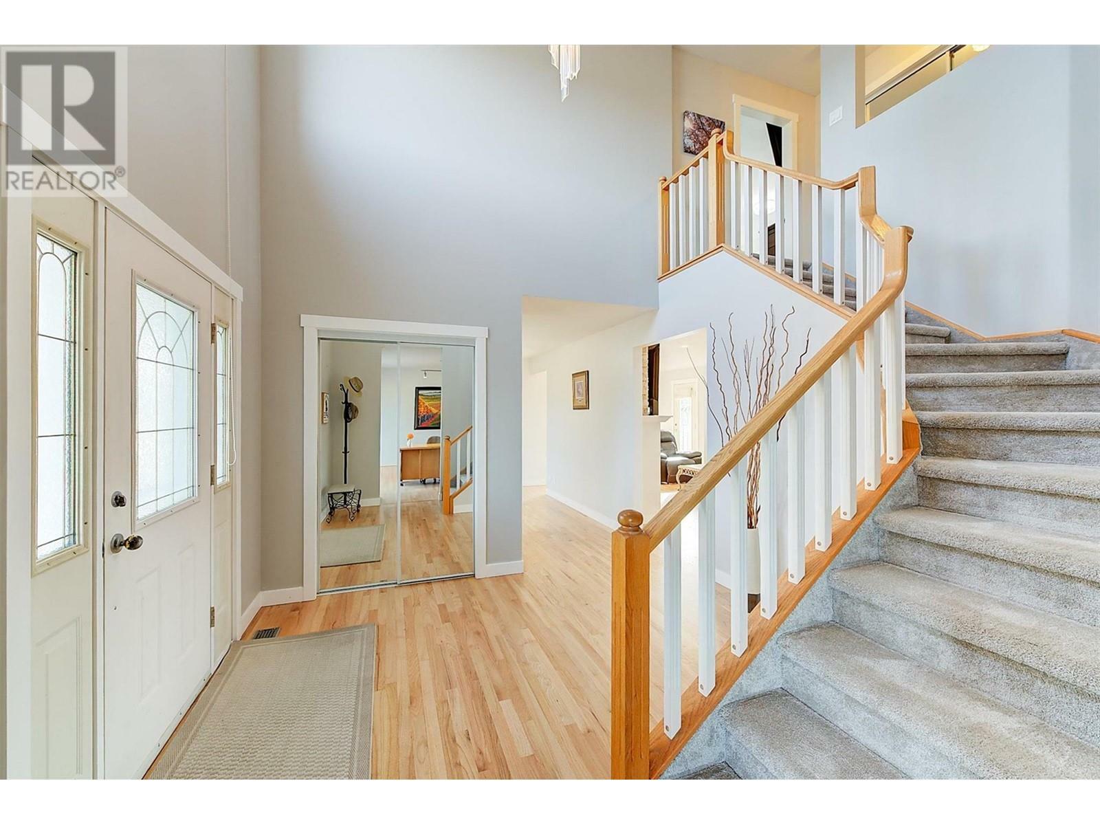 KELOWNA, British Columbia, V1V 2G6, CA, 5 Bedrooms Bedrooms, ,4 BathroomsBathrooms,Residential,For Sale,1838438