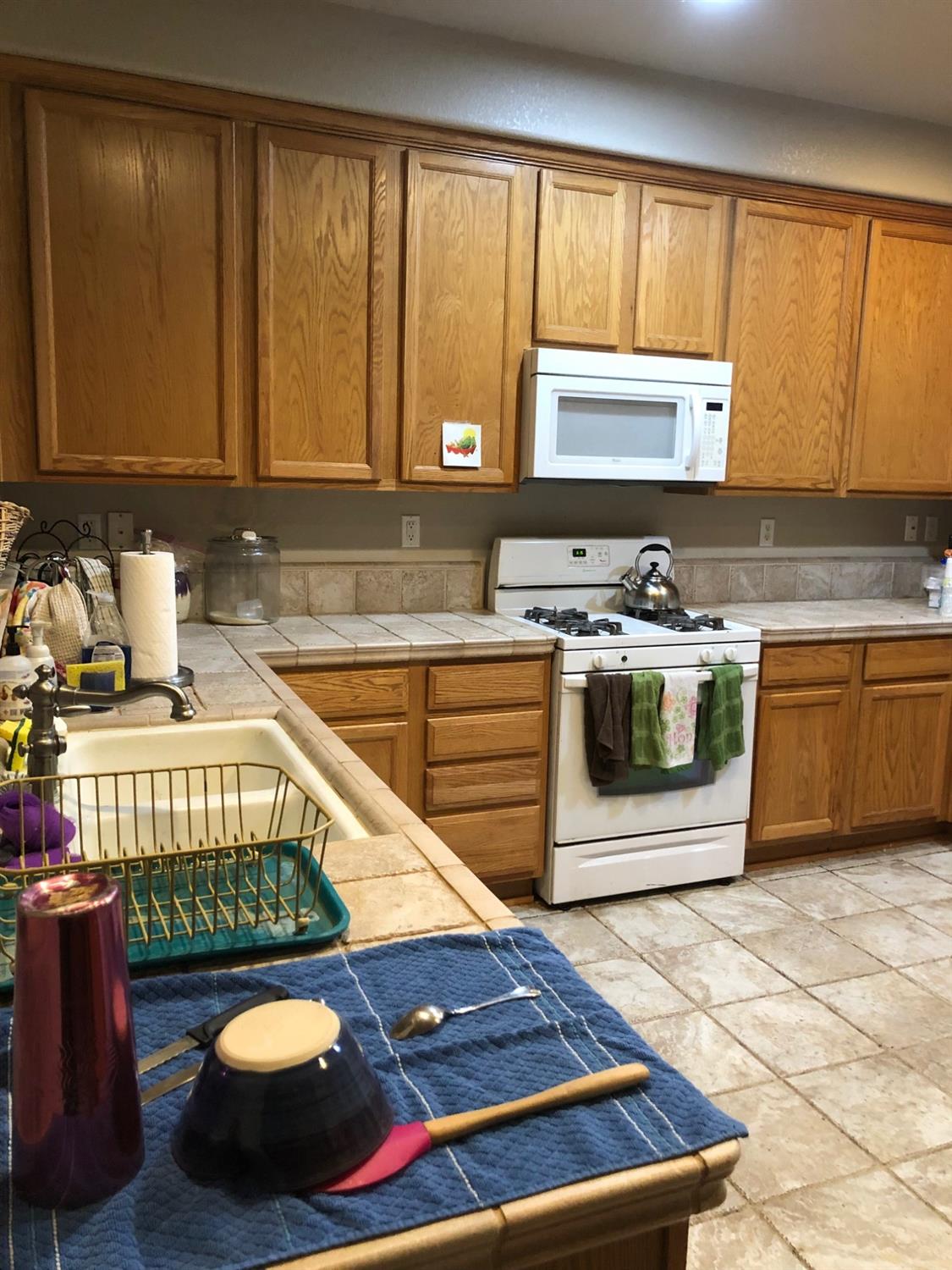 Yuba City, California, 95991-6934, United States, 6 Bedrooms Bedrooms, ,4 BathroomsBathrooms,Residential,For Sale,1849016