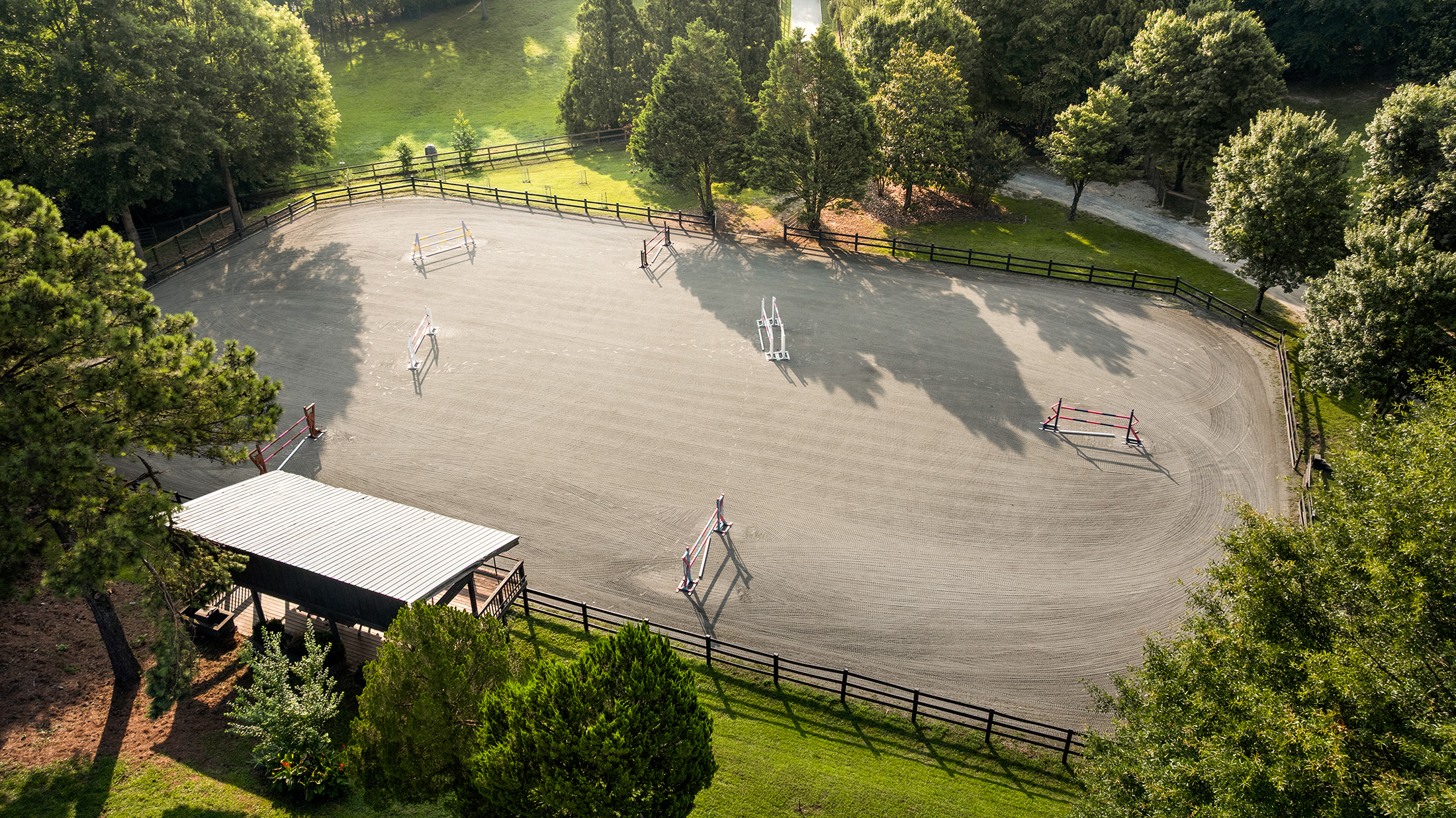  Rare Equestrian Facility with Prestigious Address - 物件實景