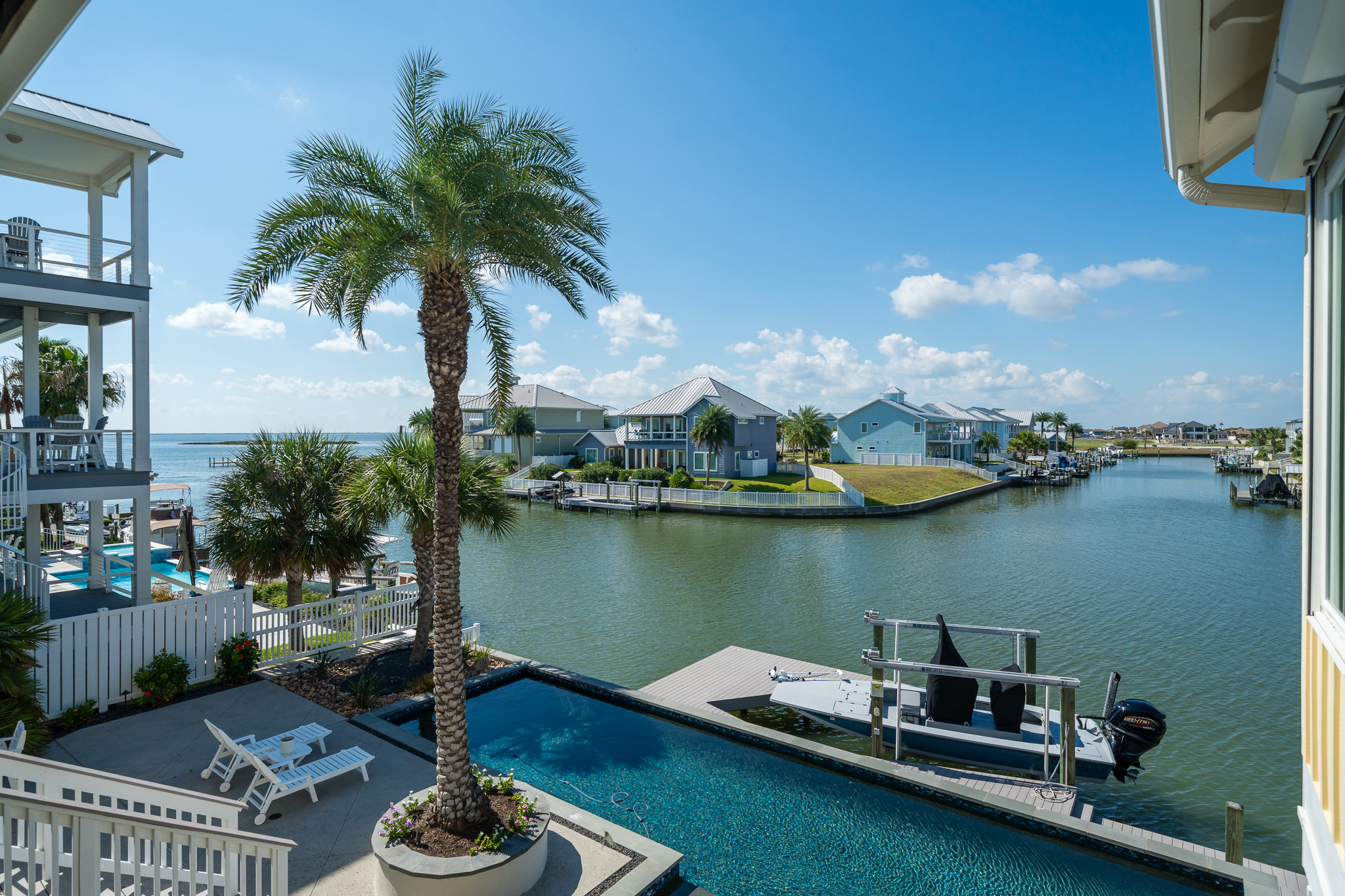  Timeless Coastal Elegance on the Water’s Edge - 物件實景