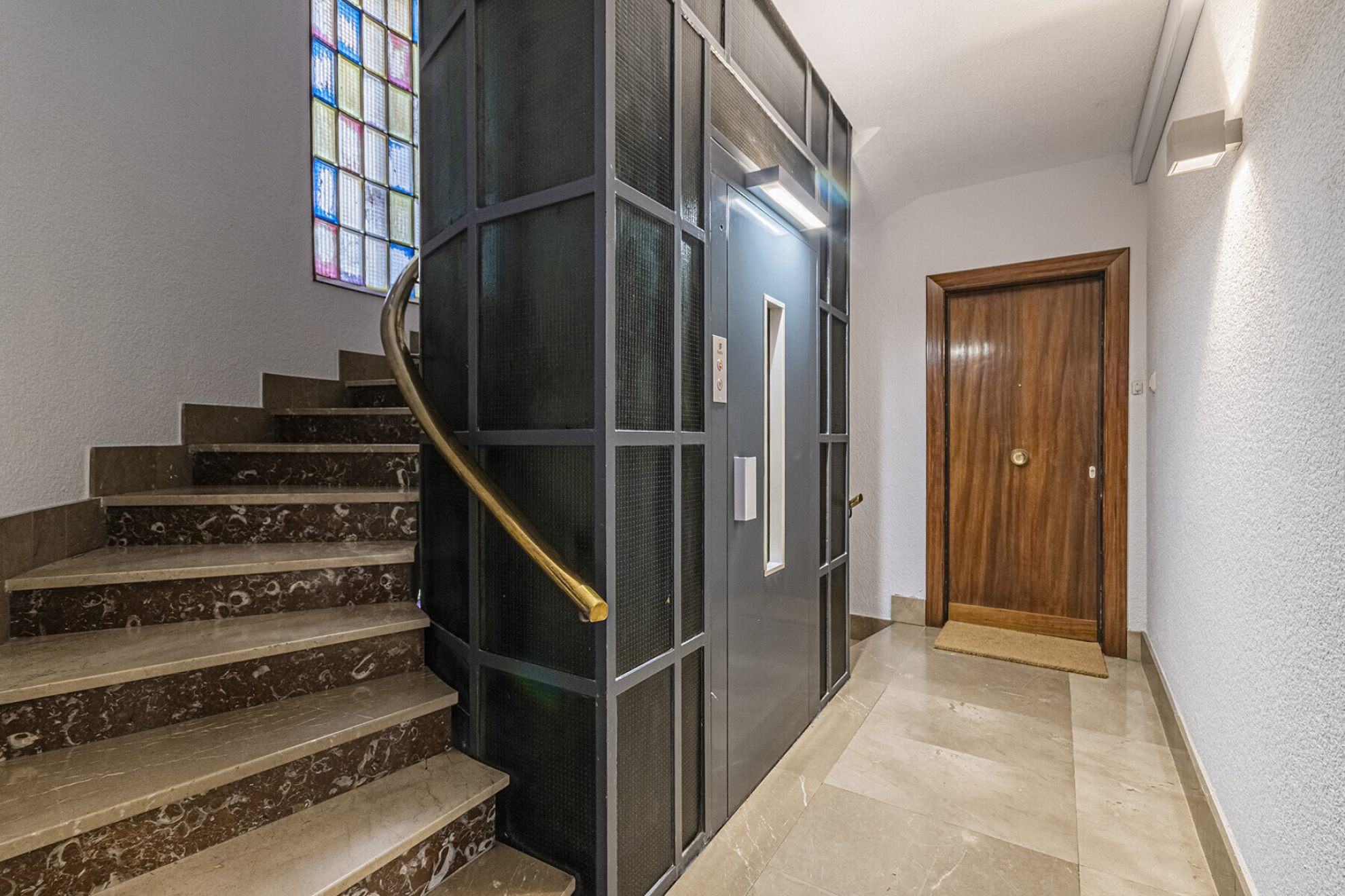  Fantastic renovated apartment with large garden at the living room level - 物件實景